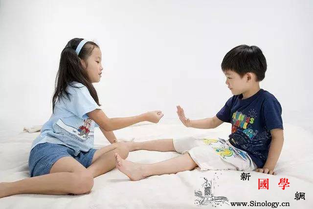 [教育心理]玩游戏时总想说了算的孩子是好？还_表现-儿童-孩子-还不-