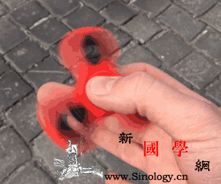 这种玩具对大人小孩都有"毒"潜在危险遍布全_陀螺-指尖-危险-玩具-