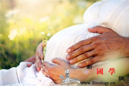 胎儿缺氧如何改善_胎动-母体-缺氧-胎儿-