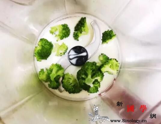 奶香西兰花薄饼奶香味十足的营养薄饼_适量-面粉-均匀-牛奶-