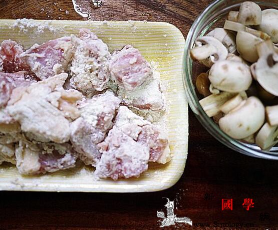 奶油鸡肉蘑菇10分钟轻松搞定的清爽料理_鸡肉-奶油-适量-蘑菇-