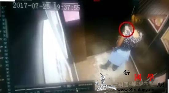 你和孩子的距离很“近”就只隔一个手机！_电梯-妈妈-孩子-互联网-