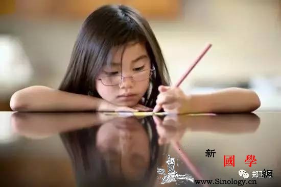 千万别因孩子是左利手就大惊小怪_左撇子-右手-锻炼-写字-