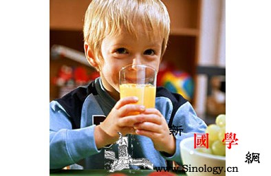 学龄前孩子的营养有哪些特点_青椒-蛋黄-香菇-膳食-