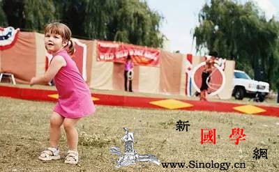 拍照时千万别呼喊孩子名字实在太可怕了！_告诉-妈妈-孩子-实在太-