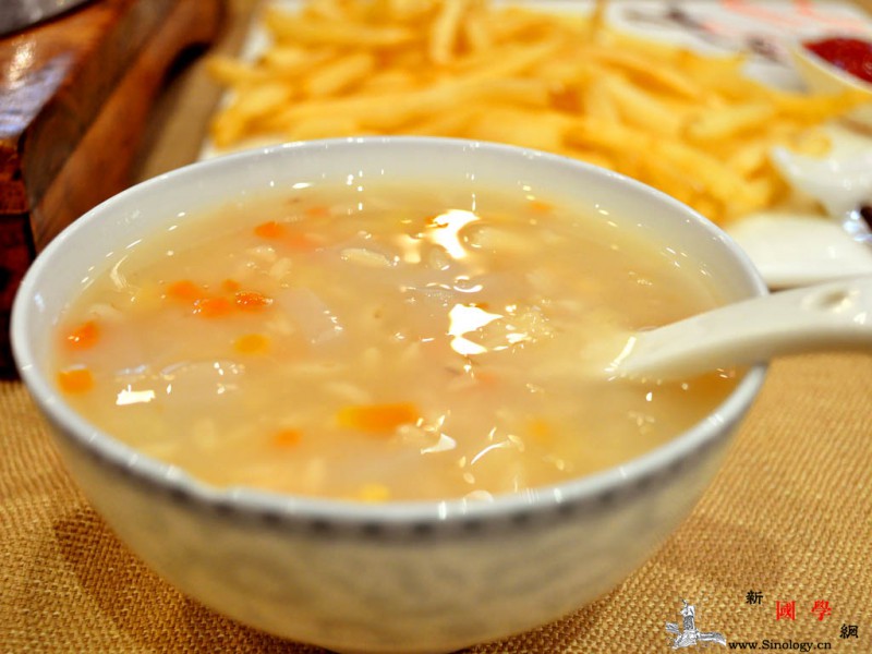 6个月宝宝吃什么辅食_长牙-流质食物-月龄-蛋黄-