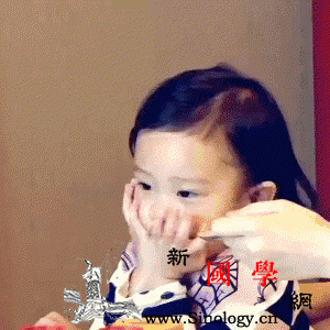 孩子不讲礼貌？都是被你逼的！_叫人-打招呼-礼貌-阿姨-