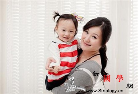 跟孩子玩巧手游戏　6阶段强化手部灵活度_阶段-孩子-抓握-巧手-