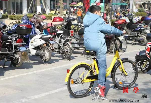 儿童骑共享单车危险上海将改注册办法并加强教_单车-孩子-共享-巡查-