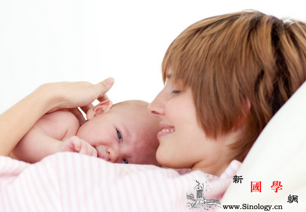 母乳喂养对妈妈的好处有哪些_哺乳-焦虑-母乳喂养-母亲-