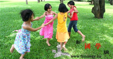 爸妈穷紧张恐阻碍孩子大脑感觉统合发展_统合-互动-动作-感觉-