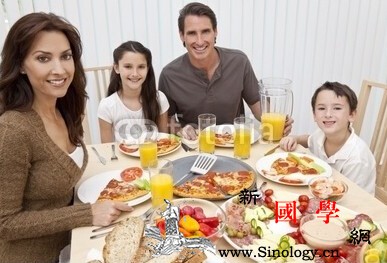 饭桌上的中国孩子美国孩子和韩国孩子_韩国-饭桌-餐桌-父母-