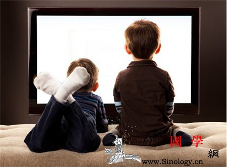 和孩子一起对暴力动画片说NO_看电视-动画片-电视机-暴力-