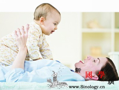 母乳喂养知识：母乳喂养的正确姿势_喂养-母乳喂养-姿势-支撑-