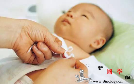 临产了宝妈却因给宝宝准备什么衣服和婆婆生争_衣服-宝宝-选择-临产-