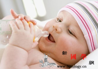 新生儿黄疸喝葡萄糖水“退黄”_胆红素-黄疸-排尿-湿热-