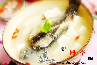 8个月宝宝辅食推荐：豆腐鲫鱼汤_鲫鱼-西红柿-豆腐-水豆腐-