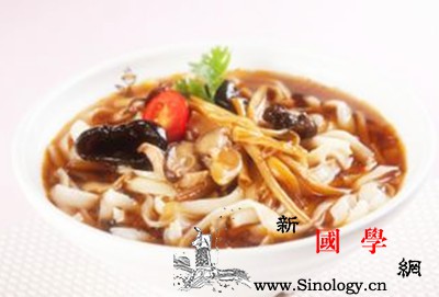 8个月宝宝辅食食谱推荐：番茄鸡蛋什锦面_黄花菜-什锦-番茄-鸡蛋-