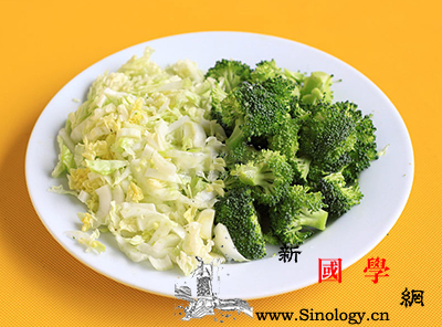 11个月宝宝食谱推荐：西兰花牛奶糊_菜汁-白菜-牛奶-西兰花-