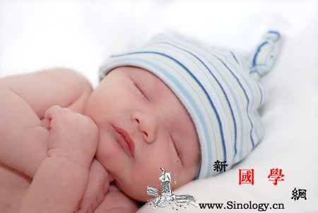 新生儿鼻塞的症状是什么_棉签-鼻塞-鼻腔-分泌物-