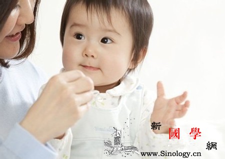 新生儿鼻塞呛奶怎么办_奶汁-鼻塞-背部-咽喉-