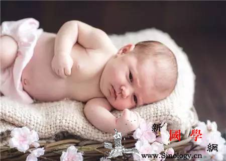 夏季最轻便实用待产包清单（新手妈妈需知）_待产-奶嘴-妈妈-宝宝-