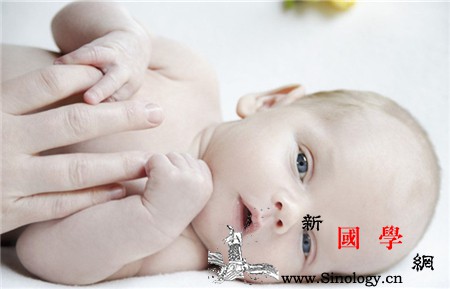 新生儿起皮多久能消_按摩-清洁-皮肤-宝宝-
