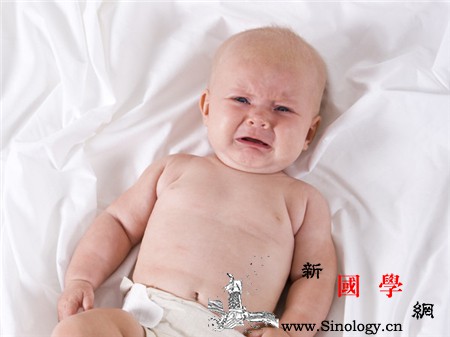 新生儿肚子硬一直哭闹怎么回事_奶嘴-母乳-哭闹-奶瓶-