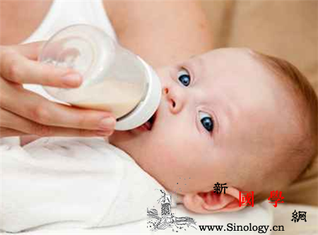 新生儿吃奶呛到鼻子怎么办_奶水-喂奶-吃奶-婴儿-