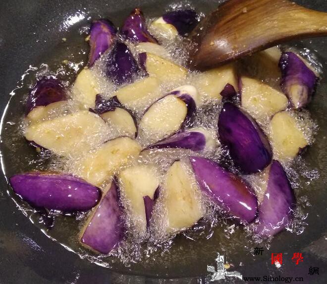 豆瓣酱肉末茄子超下饭的家常料理_豆瓣酱-蚝油-米酒-茄子-