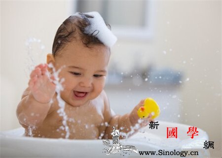 婴儿洗澡水温多少合适_刻度-哭闹-水温-频率-