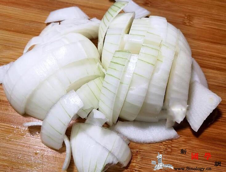 南瓜咖喱牛肉软烂开胃的下饭料理_肋条-咖哩-洋葱-南瓜-