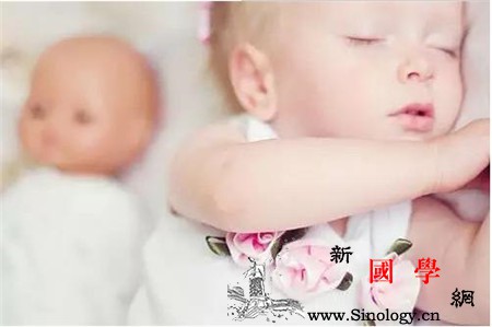 新生儿黑白颠倒_哭闹-颠倒-维生素-黑白-