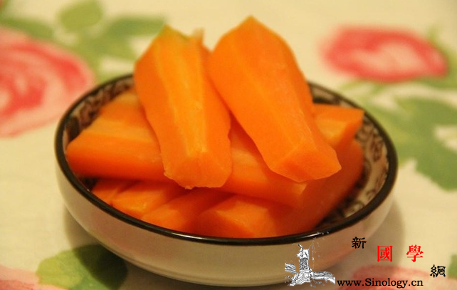 胡萝卜怎么蒸好吃方便又好吃的胡萝卜菜谱_笼屉-拌匀-盐水-胡萝卜-