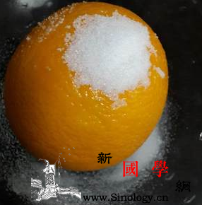 怎么蒸橙子治咳嗽简单的盐蒸橙子偏方超有效_橙子-盐水-浸泡-干净-