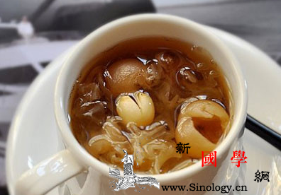 喝什么汤可以改善睡眠助你安神摆脱失眠的几道_银耳-莲子-红枣-睡眠-