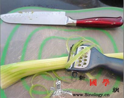 杏鲍菇炒西芹的做法_刨刀-西洋-木耳-口感-