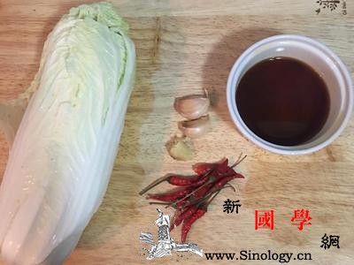 醋熘白菜的家常做法酸酸辣辣的开胃素菜_姜末-蚝油-白醋-白菜-