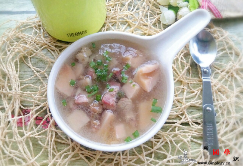 鸭腿和什么一起煲汤好鲜美营养无比的美味汤_玉竹-姜片-莲藕-水鸭-