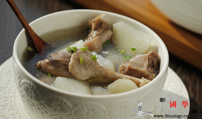 老鸭炖什么最好最有营养让老鸭营养价值完完全_笋干-鸭肉-最有-适量-