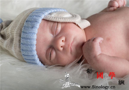 一周大的宝宝睡眠时间_喂奶-生物钟-午睡-喂养-