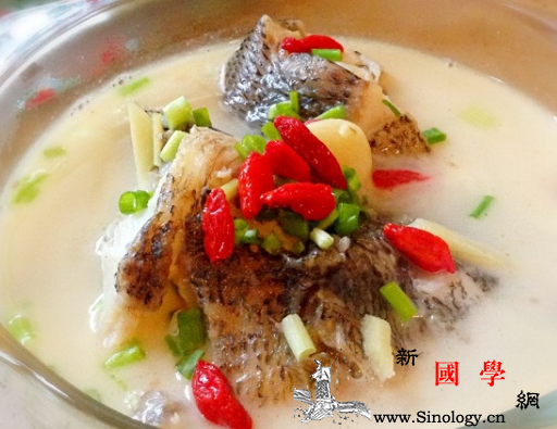 鲈鱼和什么炖汤好喝新鲜又营养美味的超好喝的_鲈鱼-鱼汤-生粉-适量-