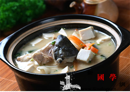 鱼头豆腐汤的家常做法_胖头鱼-鲈鱼-胡椒粉-鱼头-