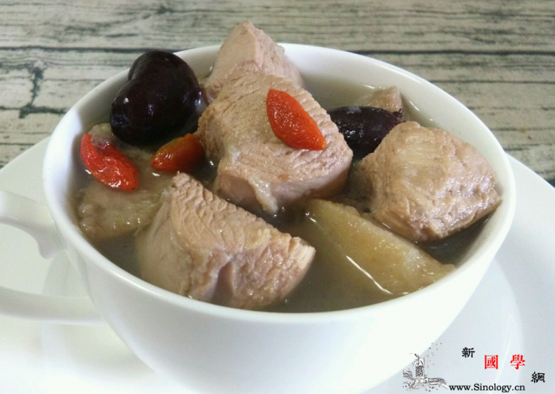 榴莲壳可以和什么煲汤秋冬滋补鲜美汤品_榴莲-枸杞-红枣-适量-
