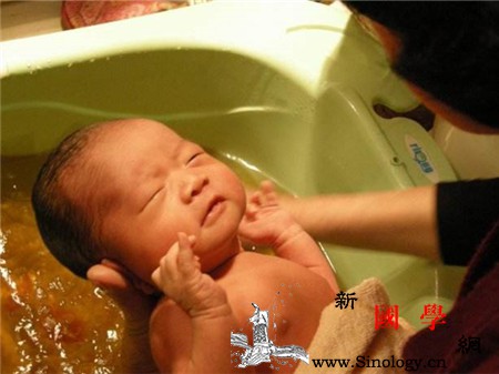新生儿洗澡能去黄疸吗_胆红素-黄疸-摄入-消退-