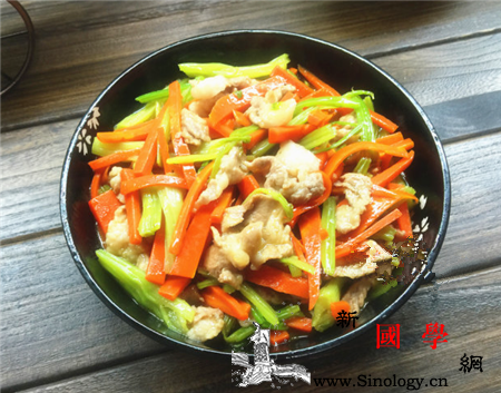 芹菜炒肉的家常做法_生粉-冬笋-红萝卜-料酒-