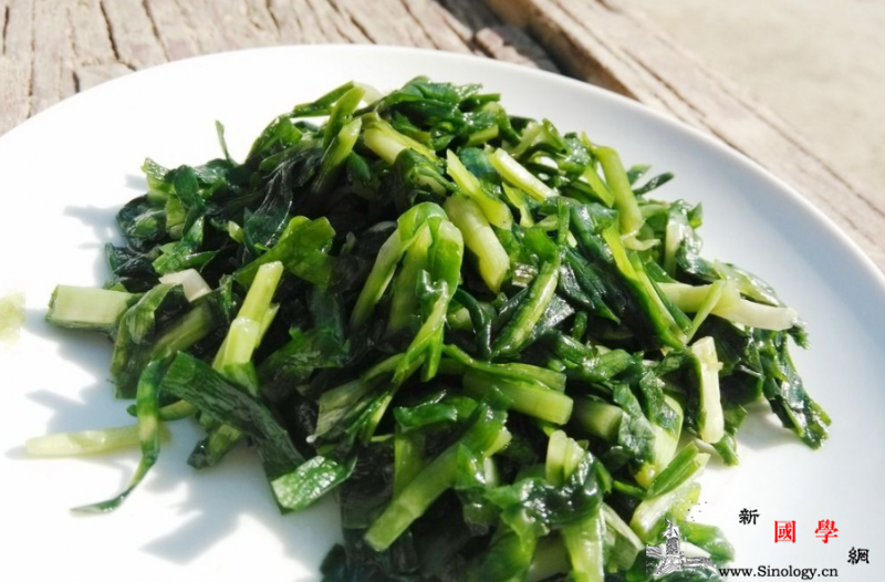 怎样腌韭菜好吃简单的爽口小菜做法_晾干-韭菜-尖椒-麻油-