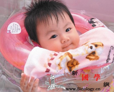 培养健康聪明的宝宝从游泳开始_肺活量-婴幼儿-您的-游泳-