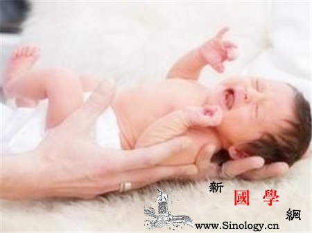 新生儿夏天用尿不湿吗_干爽-透气-夏天-观察-