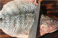 香烤罗非鱼的做法香烤罗非鱼怎么做好吃_罗非鱼-辣子-黄酒-酱油-